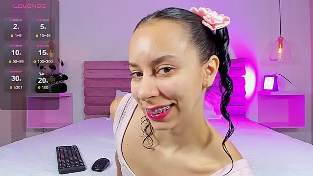 Snapshot of AbyCooper chatting on February 2025 06:27:02 PM AbyCooper online show from February 2025 06:27:02 PM