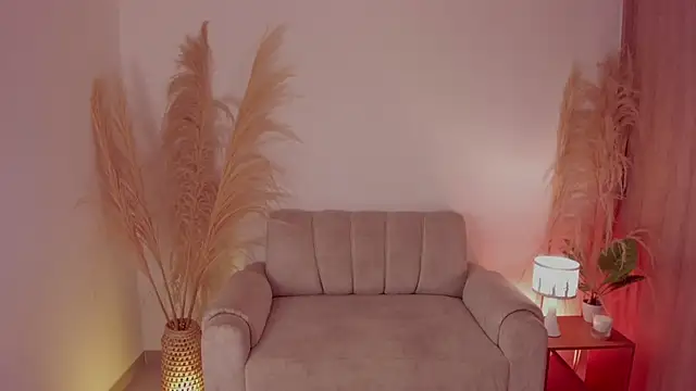 Snapshot of sara_gwen chatting on October 2025 01:03:02 AM sara gwen online show from October 2025 01:03:02 AM