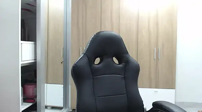 RoxanaLove9 online show from February 2025 10:28:02 PM