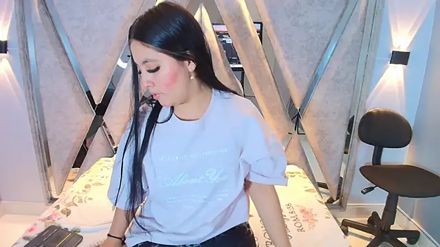 Annie9  online show from October 2025 04:55:01 AM