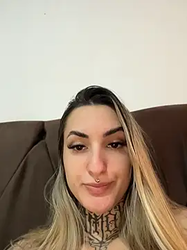 hotskinny1 online show from May 2026 05:20:01 PM