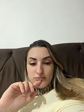 hotskinny1 online show from May 2026 11:13:02 PM