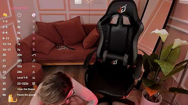 Snapshot of Siren_Vibe chatting on January 2025 09:25:01 PM Siren Vibe online show from January 2025 09:25:01 PM