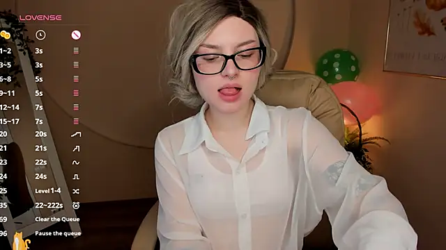 Snapshot of Siren_Vibe chatting on January 2025 06:16:02 PM Siren Vibe online show from January 2025 06:16:02 PM