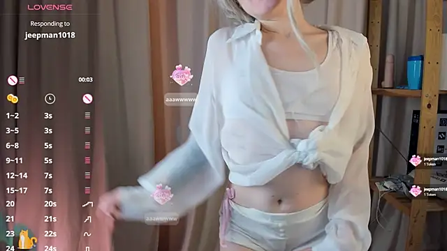 Snapshot of Siren_Vibe chatting on January 2025 02:06:01 AM Siren Vibe online show from January 2025 02:06:01 AM