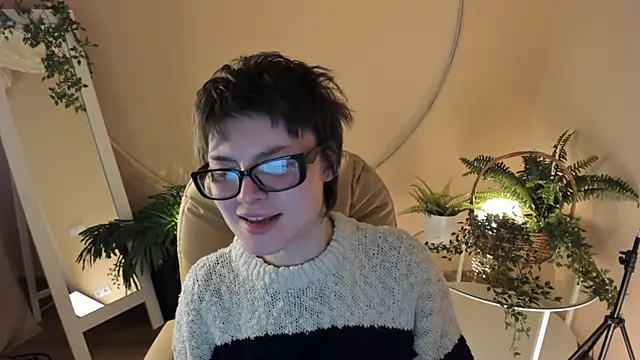 Snapshot of Siren_Vibe chatting on February 2025 10:37:01 PM Siren Vibe online show from February 2025 10:37:01 PM