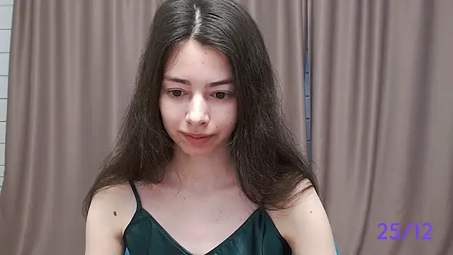 Snapshot of sweet_sweet_angel chatting on December 2024 09:45:01 AM sweet sweet angel online show from December 2024 09:45:01 AM