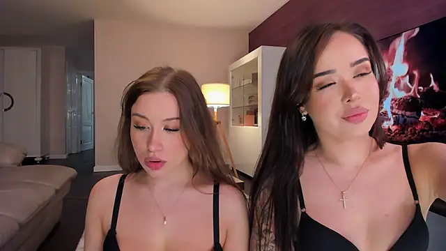 hannah x x  online show from October 2025 07:45:02 PM