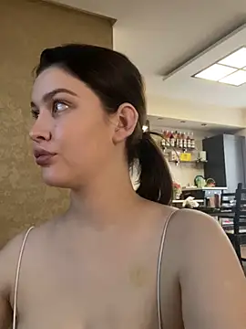 Snapshot of KikiWatson chatting on December 2024 11:34:02 AM KikiWatson online show from December 2024 11:34:02 AM