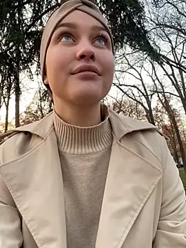 Snapshot of KikiWatson chatting on December 2024 01:24:01 PM KikiWatson online show from December 2024 01:24:01 PM