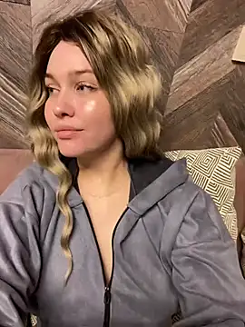 Snapshot of KikiWatson chatting on December 2024 11:18:02 AM KikiWatson online show from December 2024 11:18:02 AM