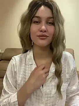 Snapshot of KikiWatson chatting on December 2024 07:53:02 PM KikiWatson online show from December 2024 07:53:02 PM