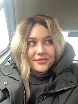 Snapshot of KikiWatson chatting on December 2024 07:07:01 AM KikiWatson online show from December 2024 07:07:01 AM