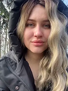 Snapshot of KikiWatson chatting on December 2024 11:07:02 AM KikiWatson online show from December 2024 11:07:02 AM