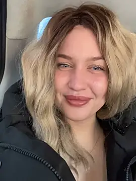 Snapshot of KikiWatson chatting on December 2024 08:06:02 AM KikiWatson online show from December 2024 08:06:02 AM