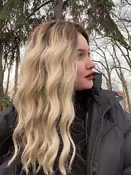 Snapshot of KikiWatson chatting on December 2024 10:06:02 AM KikiWatson online show from December 2024 10:06:02 AM