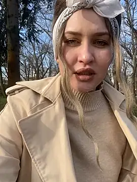 Snapshot of KikiWatson chatting on December 2024 10:21:01 AM KikiWatson online show from December 2024 10:21:01 AM