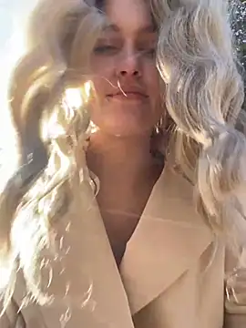 Snapshot of KikiWatson chatting on December 2024 10:22:02 AM KikiWatson online show from December 2024 10:22:02 AM