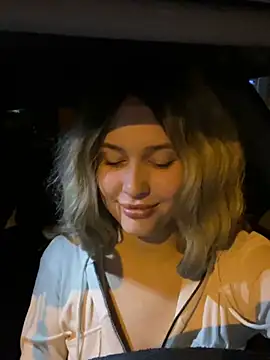 Snapshot of KikiWatson chatting on December 2024 05:37:02 PM KikiWatson online show from December 2024 05:37:02 PM