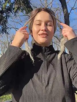 Snapshot of KikiWatson chatting on December 2024 10:04:02 AM KikiWatson online show from December 2024 10:04:02 AM