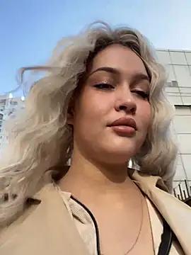 Snapshot of KikiWatson chatting on January 2025 08:03:01 AM KikiWatson online show from January 2025 08:03:01 AM