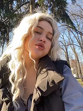 Snapshot of KikiWatson chatting on January 2025 11:11:01 AM KikiWatson online show from January 2025 11:11:01 AM