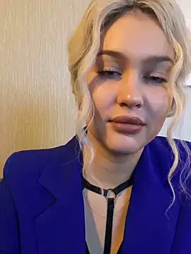 Snapshot of KikiWatson chatting on January 2025 08:18:02 AM KikiWatson online show from January 2025 08:18:02 AM