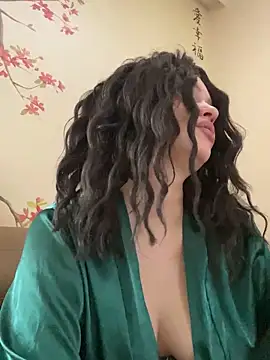 Snapshot of KikiWatson chatting on February 2025 12:32:02 PM KikiWatson online show from February 2025 12:32:02 PM