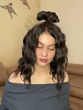 Snapshot of KikiWatson chatting on February 2025 12:19:01 PM KikiWatson online show from February 2025 12:19:01 PM