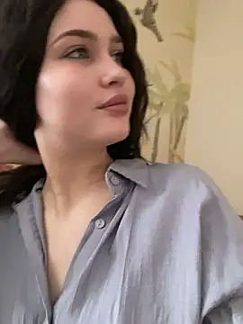 Snapshot of KikiWatson chatting on February 2025 12:16:01 PM KikiWatson online show from February 2025 12:16:01 PM