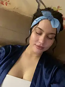 Snapshot of KikiWatson chatting on February 2025 05:04:01 PM KikiWatson online show from February 2025 05:04:01 PM