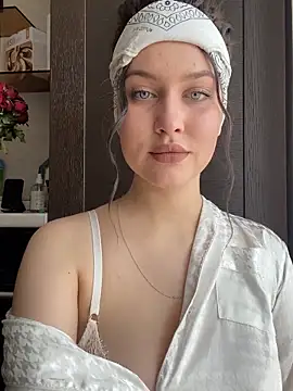 Snapshot of KikiWatson chatting on March 2025 12:12:02 PM KikiWatson online show from March 2025 12:12:02 PM