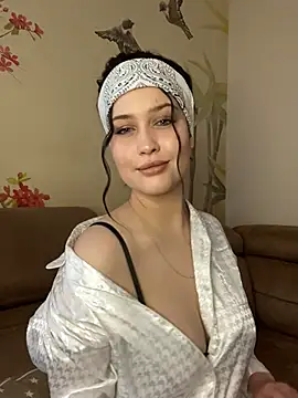 Snapshot of KikiWatson chatting on March 2025 12:11:02 PM KikiWatson online show from March 2025 12:11:02 PM