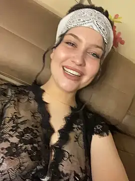 Snapshot of KikiWatson chatting on March 2025 06:19:01 PM KikiWatson online show from March 2025 06:19:01 PM