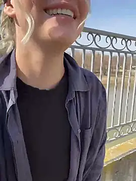 Snapshot of KikiWatson chatting on March 2025 10:19:01 AM KikiWatson online show from March 2025 10:19:01 AM