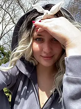 Snapshot of KikiWatson chatting on March 2025 10:16:02 AM KikiWatson online show from March 2025 10:16:02 AM