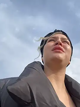 Snapshot of KikiWatson chatting on March 2025 07:15:01 AM KikiWatson online show from March 2025 07:15:01 AM