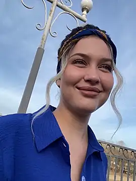 Snapshot of KikiWatson chatting on March 2025 05:03:01 AM KikiWatson online show from March 2025 05:03:01 AM