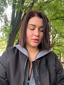 Snapshot of KikiWatson chatting on September 2025 06:04:01 AM KikiWatson online show from September 2025 06:04:01 AM