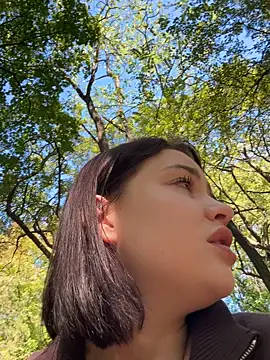 Snapshot of KikiWatson chatting on October 2025 09:40:01 AM KikiWatson online show from October 2025 09:40:01 AM