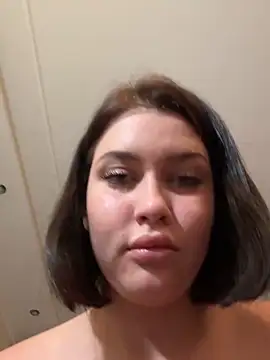 Snapshot of KikiWatson chatting on October 2025 04:08:01 PM KikiWatson online show from October 2025 04:08:01 PM