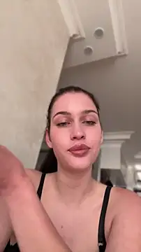 KikiWatson online show from April 2026 01:41:02 PM