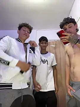 Snapshot of LatinBoysxxx chatting on January 2025 04:22:01 PM LatinBoysxxx online show from January 2025 04:22:01 PM