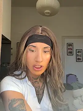 Snapshot of Bad_kitty777 chatting on October 2025 10:08:02 AM Bad kitty777 online show from October 2025 10:08:02 AM