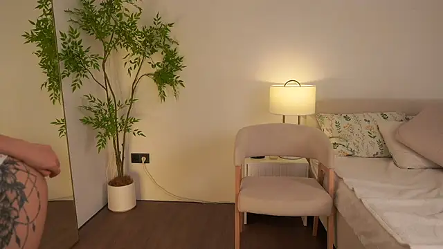 Peopleneedlove144 online show from January 2026 02:19:01 PM