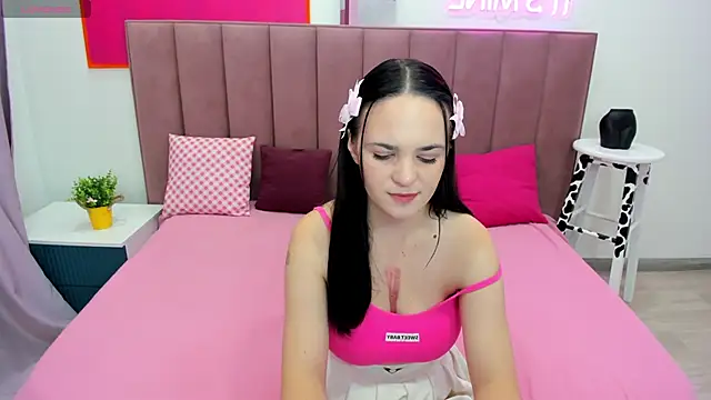 Selena Cutiee online show from September 2025 01:17:02 AM