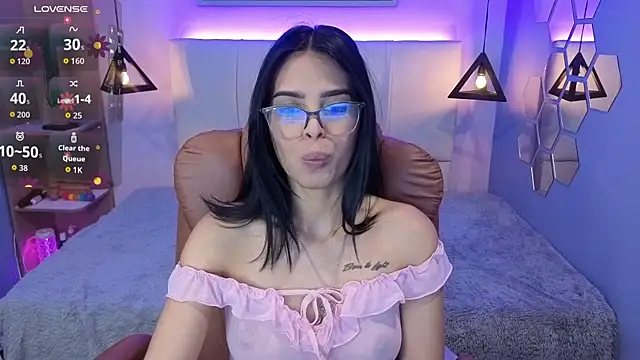 AlessiaVal  online show from October 2025 03:45:01 PM