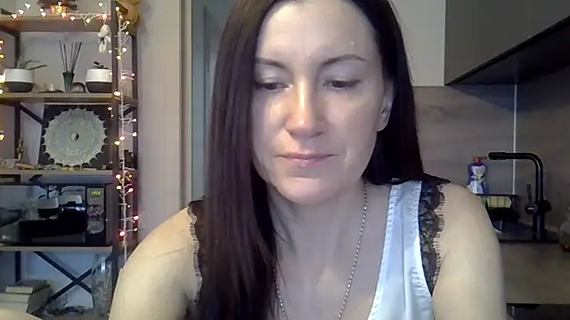 Snapshot of jainesummer chatting on December 2024 10:55:02 AM jainesummer online show from December 2024 10:55:02 AM