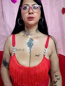 Snapshot of Saloome- chatting on February 2025 02:02:01 PM Saloome- online show from February 2025 02:02:01 PM