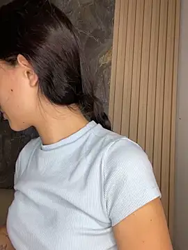 HannaRhodes online show from October 2025 01:17:02 PM